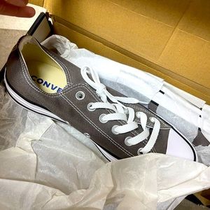 New Grey Converse Sneakers size6 women’s
